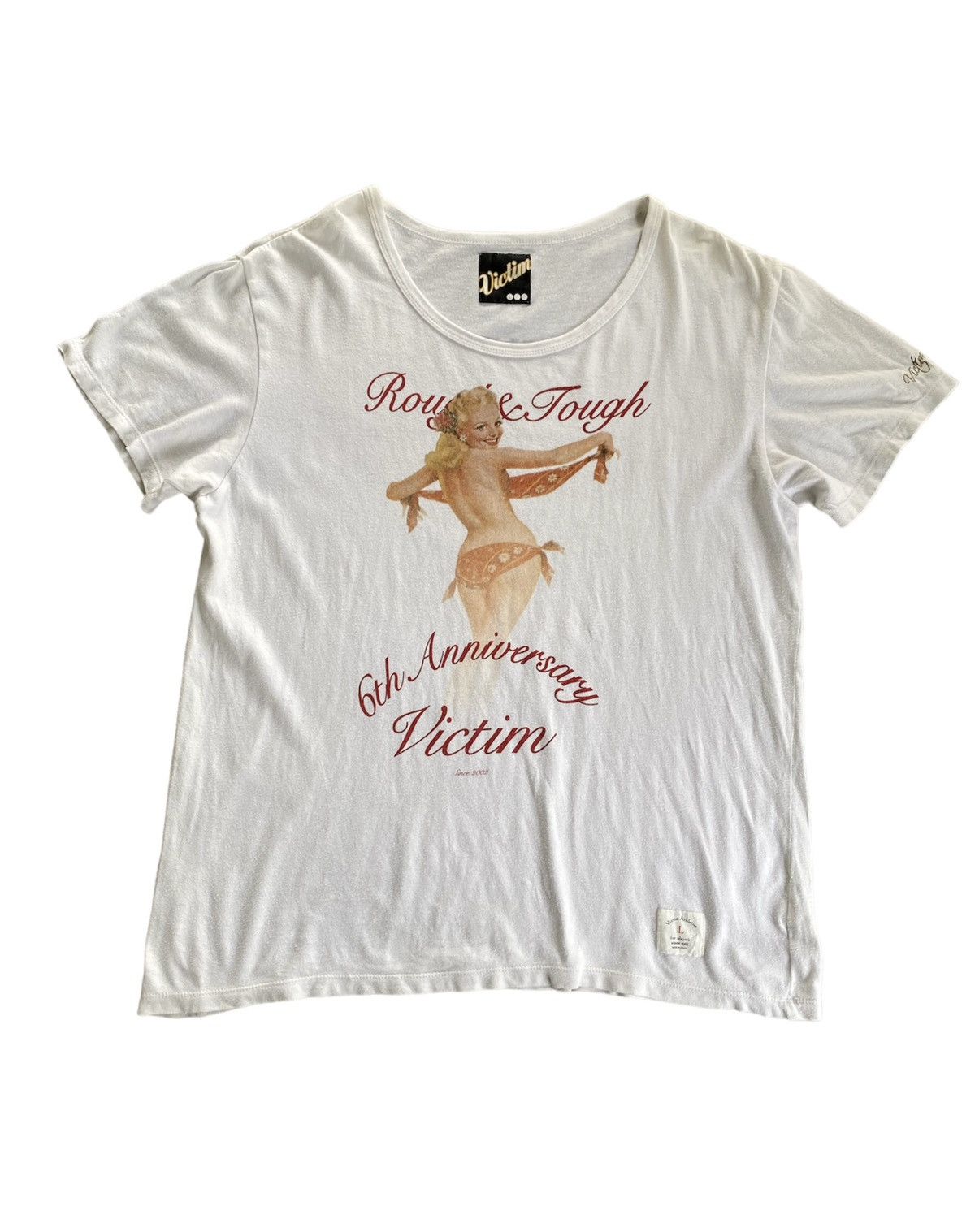20471120 SS08 VICTIM 6th Anniversary pin up girl tee Size US L / EU 52-54 / 3 - 1 Thumbnail