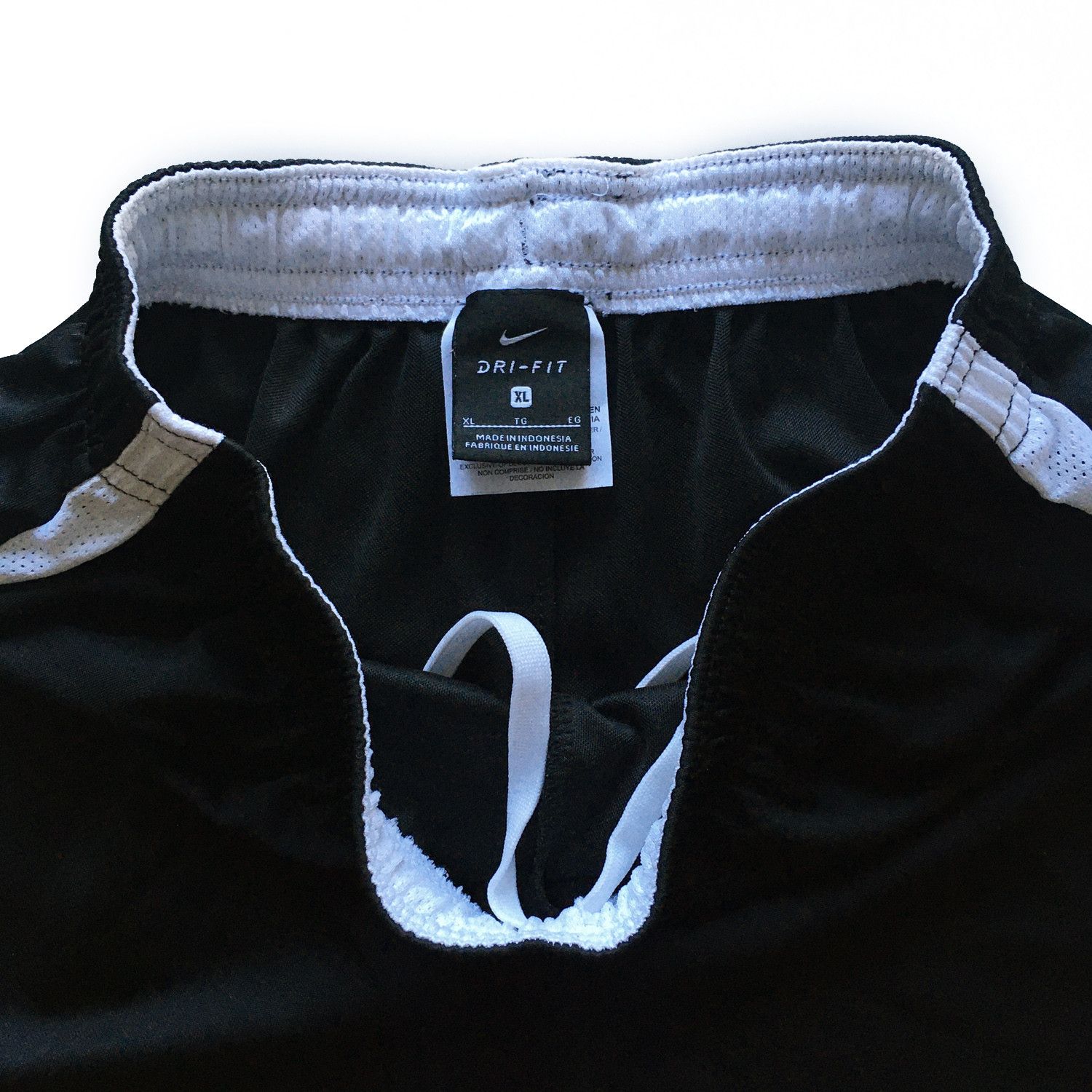 Nike Swoosh Logo Featherlight Shorts in Black White Size US 30 / EU 46 - 3 Thumbnail