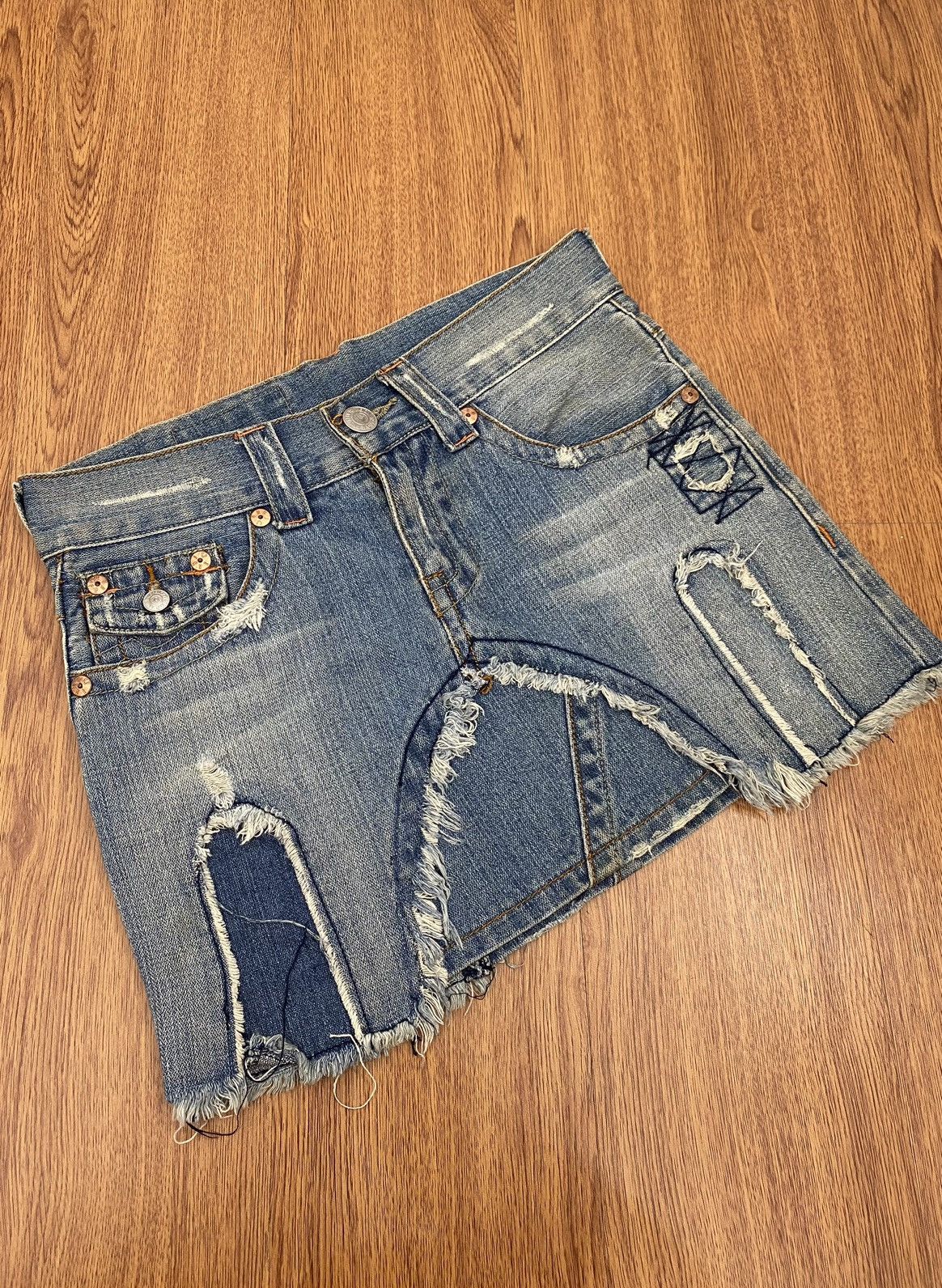 True Religion Y2K True religion patcwork jeans mini skirt Size 27" / US 4 / IT 40 - 3 Thumbnail