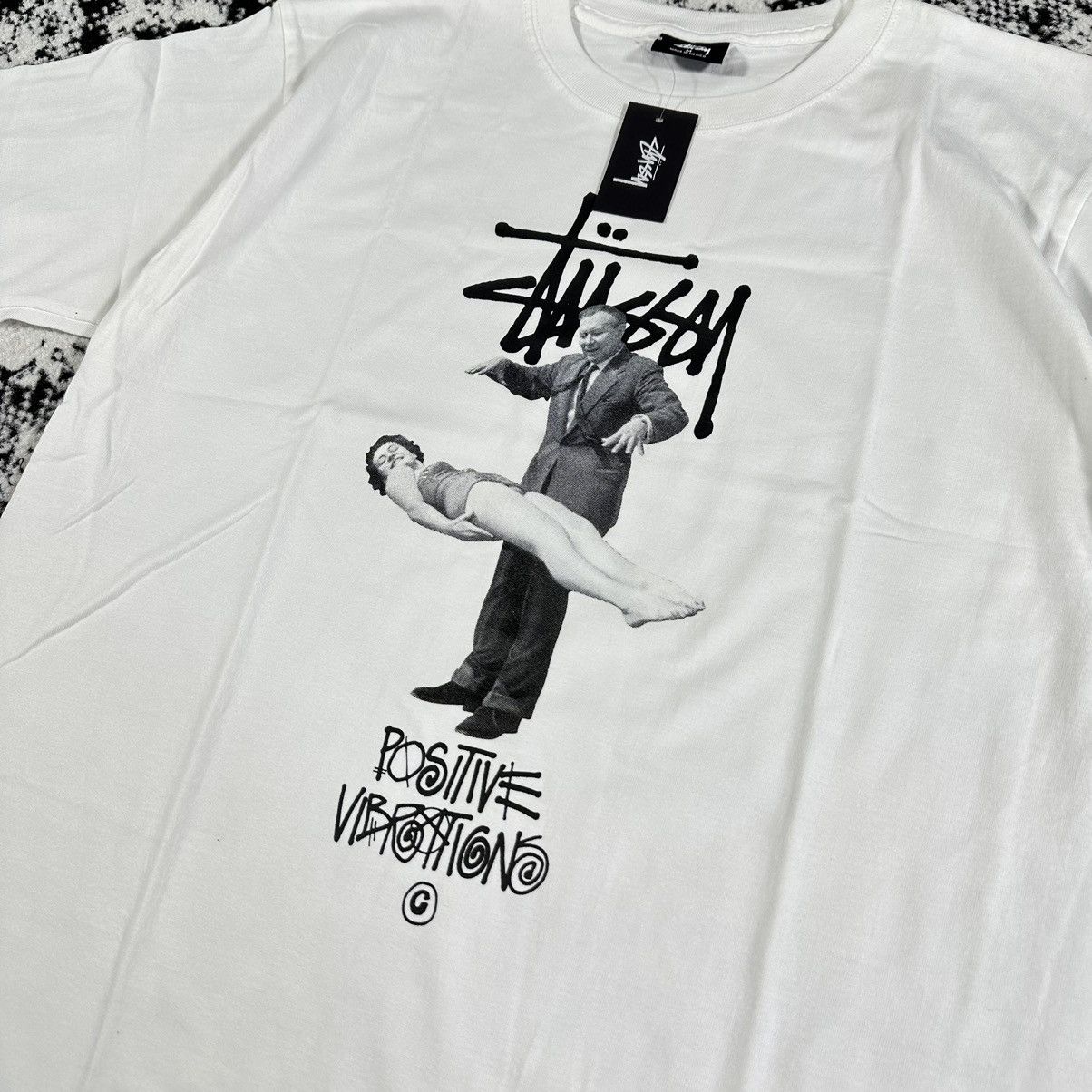 Other STUSSY LEVITATE POSITIVE VIBRATIONS WHITE - MEDIUM Size US M / EU 48-50 / 2 - 2 Thumbnail