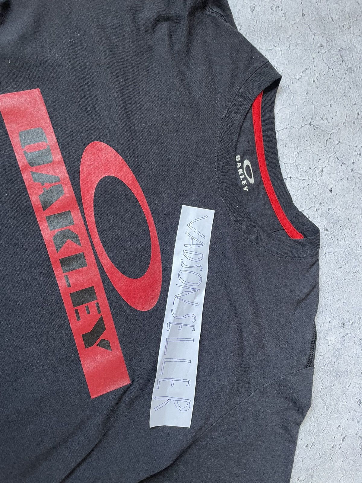 Oakley × Vintage Oakley T-shirt with large logo size L Size US L / EU 52-54 / 3 - 8 Thumbnail