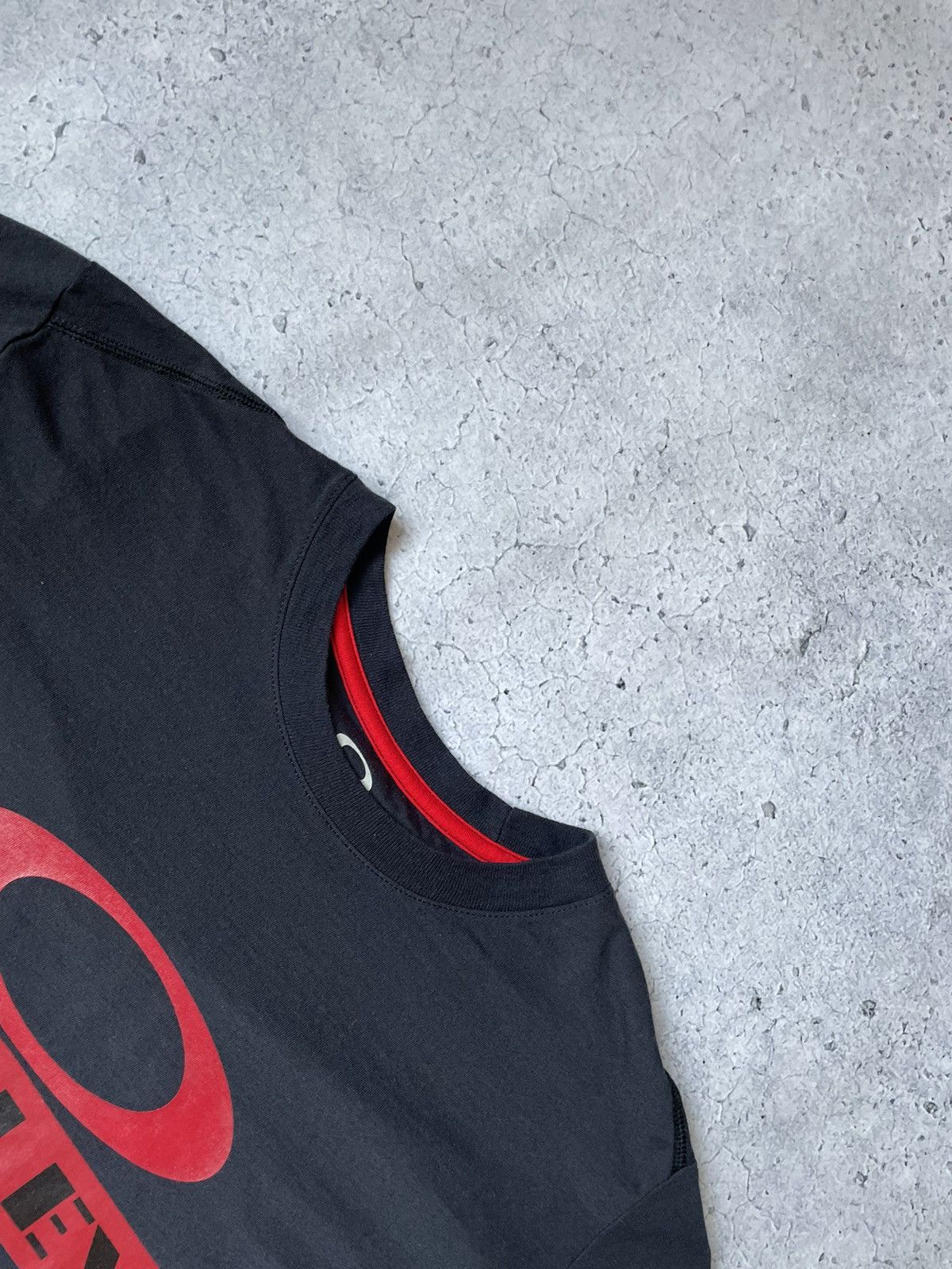 Oakley × Vintage Oakley T-shirt with large logo size L Size US L / EU 52-54 / 3 - 5 Thumbnail