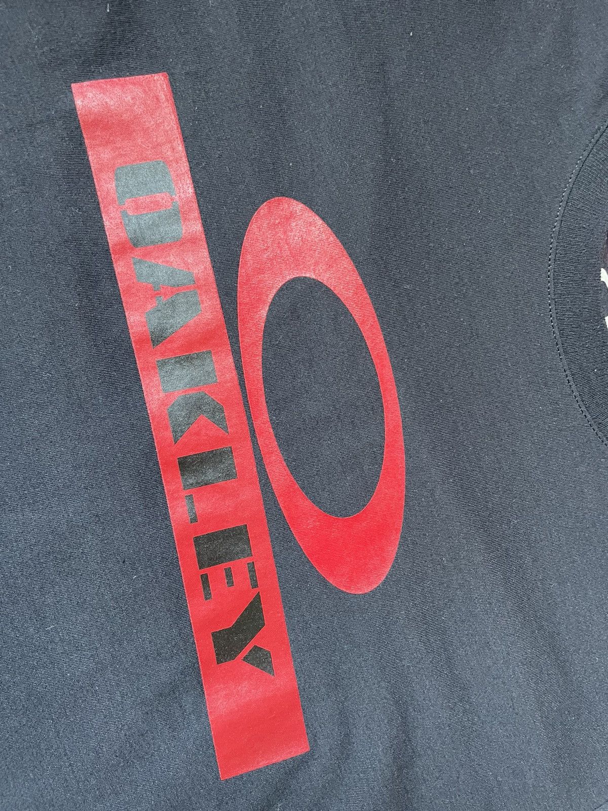 Oakley × Vintage Oakley T-shirt with large logo size L Size US L / EU 52-54 / 3 - 6 Thumbnail