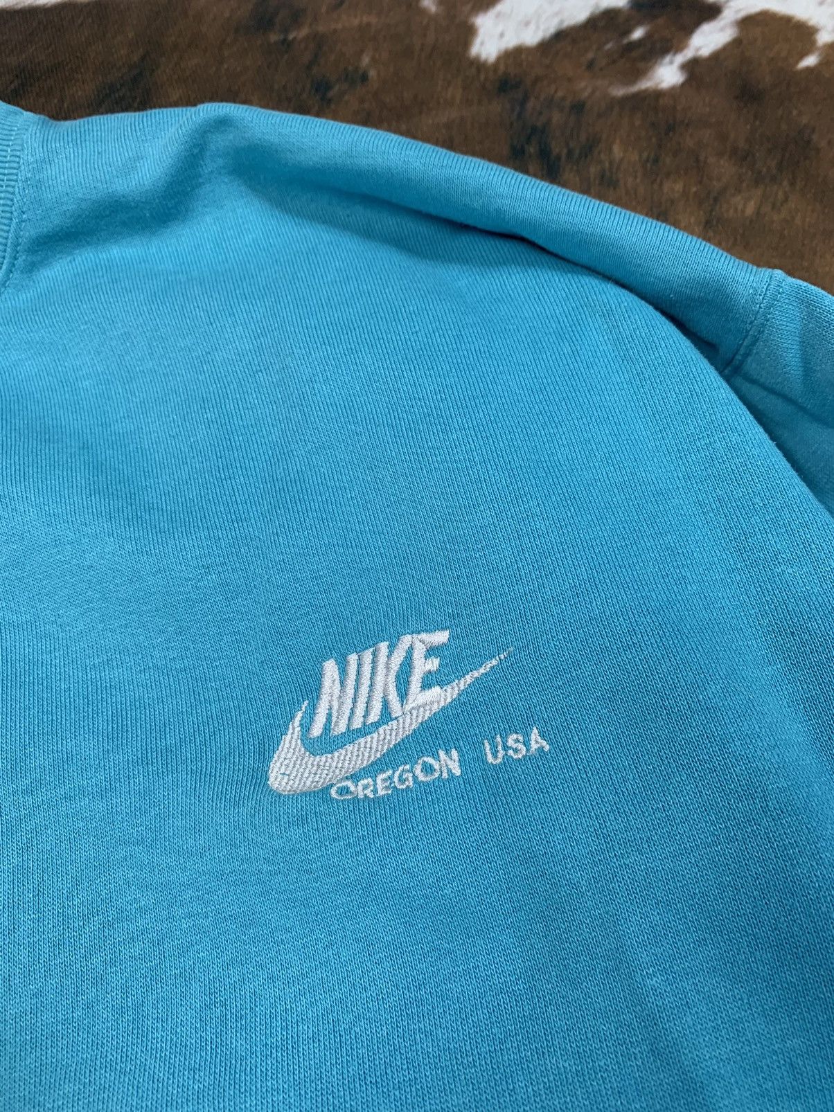 Nike × Vintage Vintage Nike Oregon Small Swooh Crewneck Sweatshirt Size US L / EU 52-54 / 3 - 3 Thumbnail