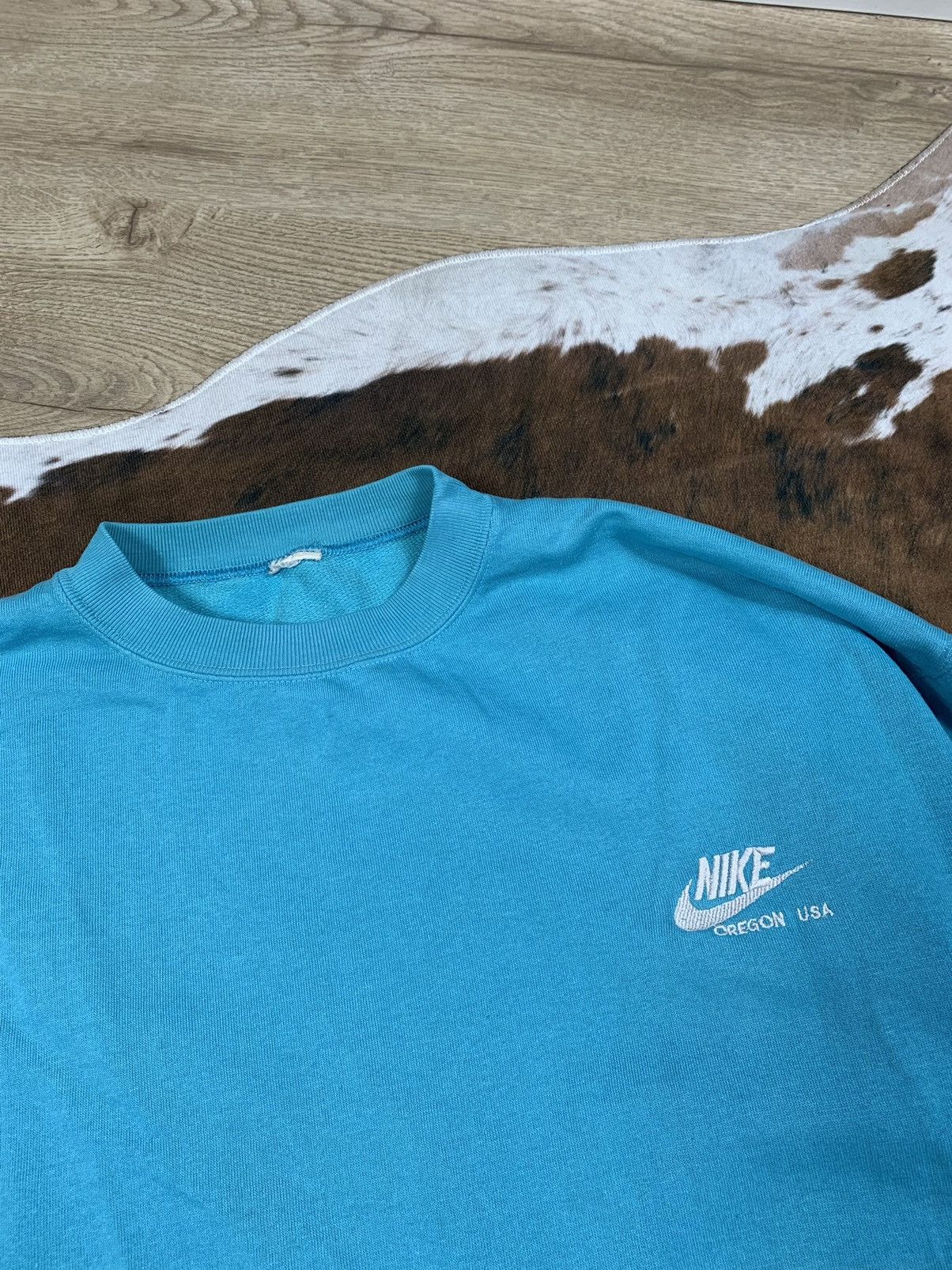 Nike × Vintage Vintage Nike Oregon Small Swooh Crewneck Sweatshirt Size US L / EU 52-54 / 3 - 2 Thumbnail