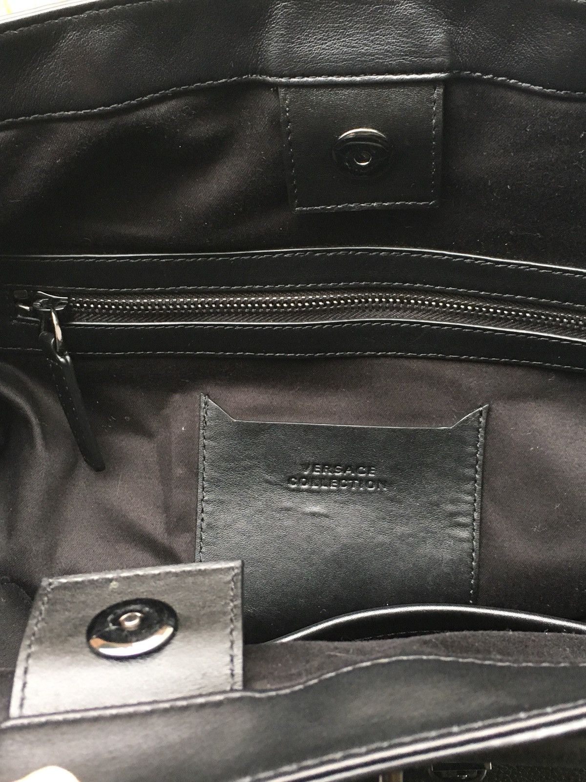 Versace ⚡️QUICK SALE SO SEND OFFERS⚡️Black Leather Versace Tote Bag Size ONE SIZE - 8 Thumbnail