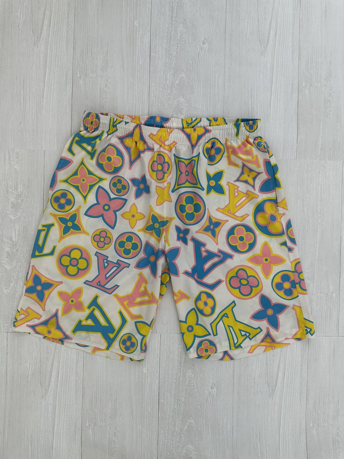 Pre-owned Imran Potato Multi Color Print Louis Vuitton Logo Shorts In White
