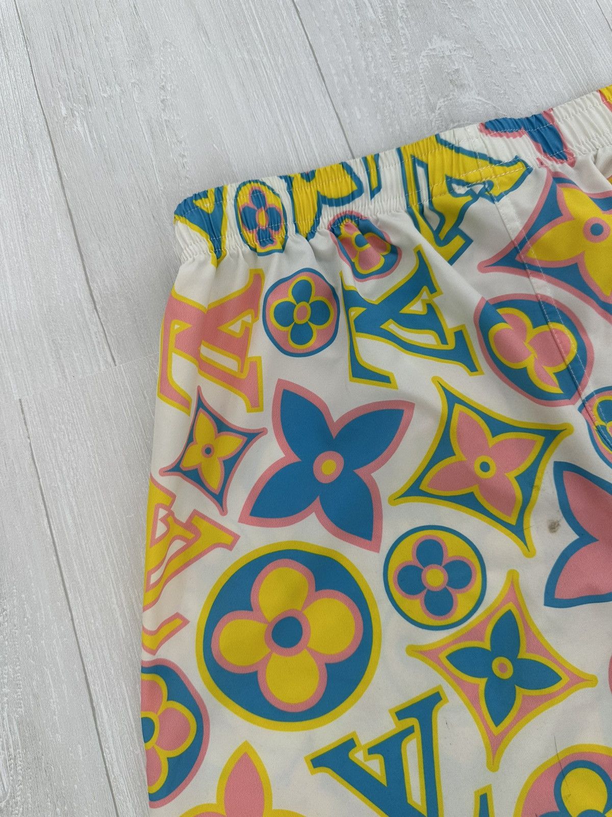 Imran Potato Imran Potato Multi Color Print Louis Vuitton Logo Shorts Size US 34 / EU 50 - 5 Thumbnail