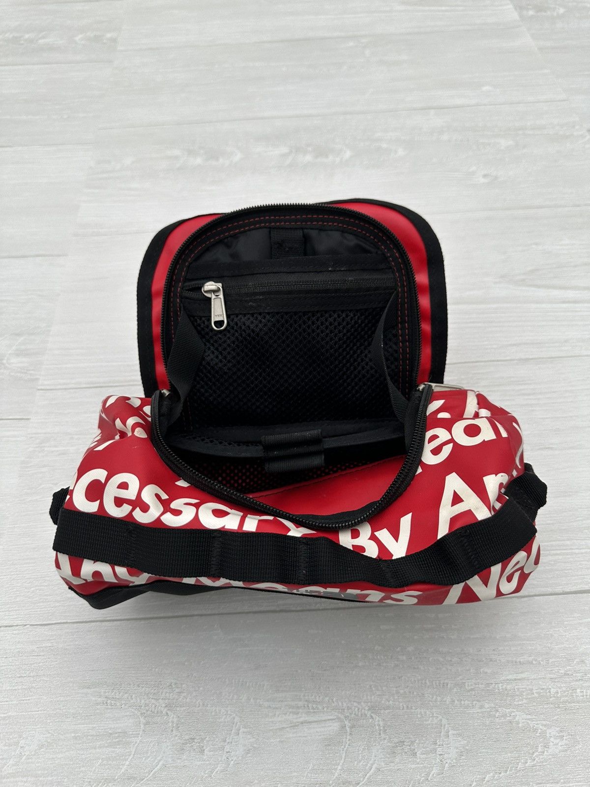Supreme × The North Face Supreme The North Face By Any Means Camp Travel Canister Red Size ONE SIZE - 4 Thumbnail
