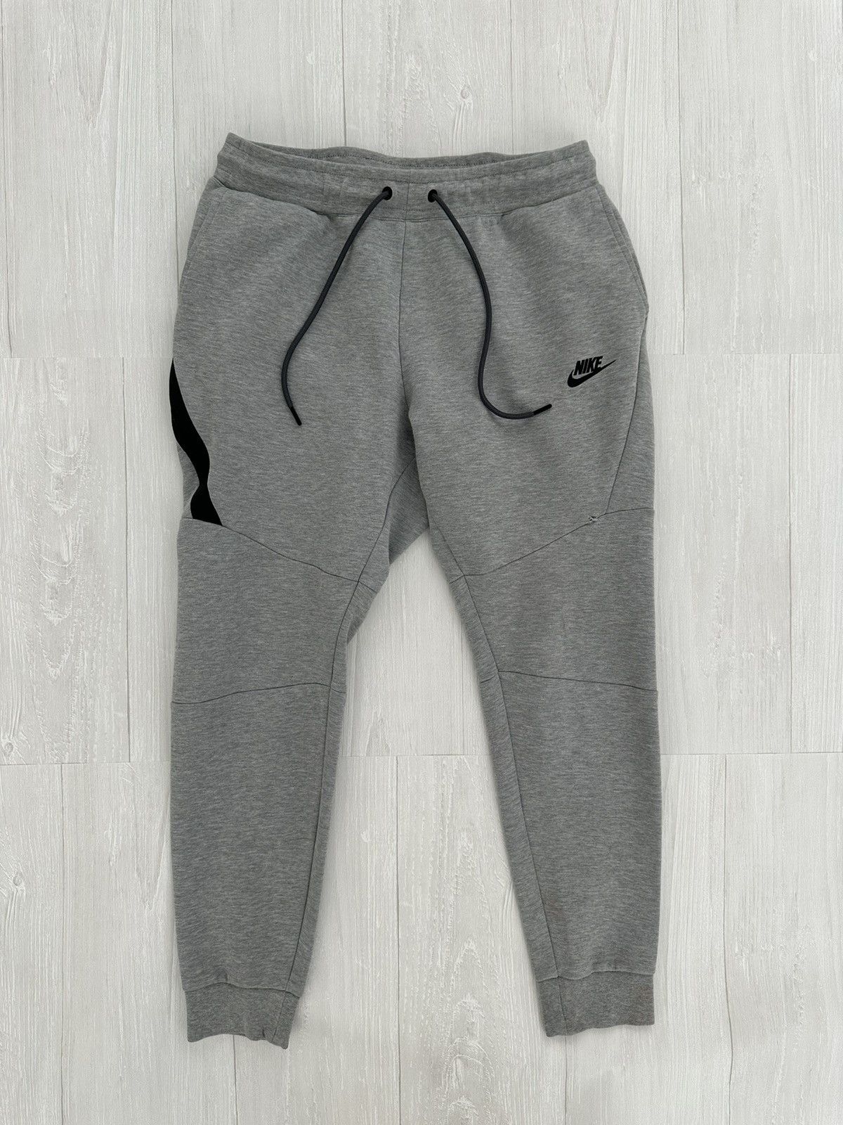 Nike Nike Grey Tech Fleece Joggers Sz. Medium Size US 32 / EU 48 - 1 Thumbnail