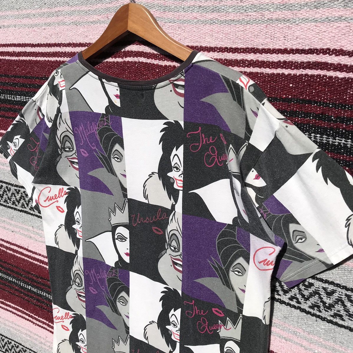 Disney × Vintage 💥Distressed💥Vintage Villains Disney Movie The little Mermaid Size US L / EU 52-54 / 3 - 7 Thumbnail