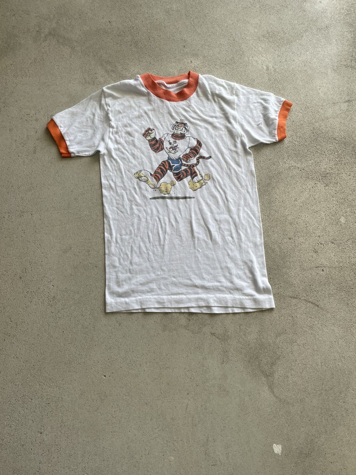 Vintage Vintage 70s Esso Jogging Tiger ringer t shirt | Grailed