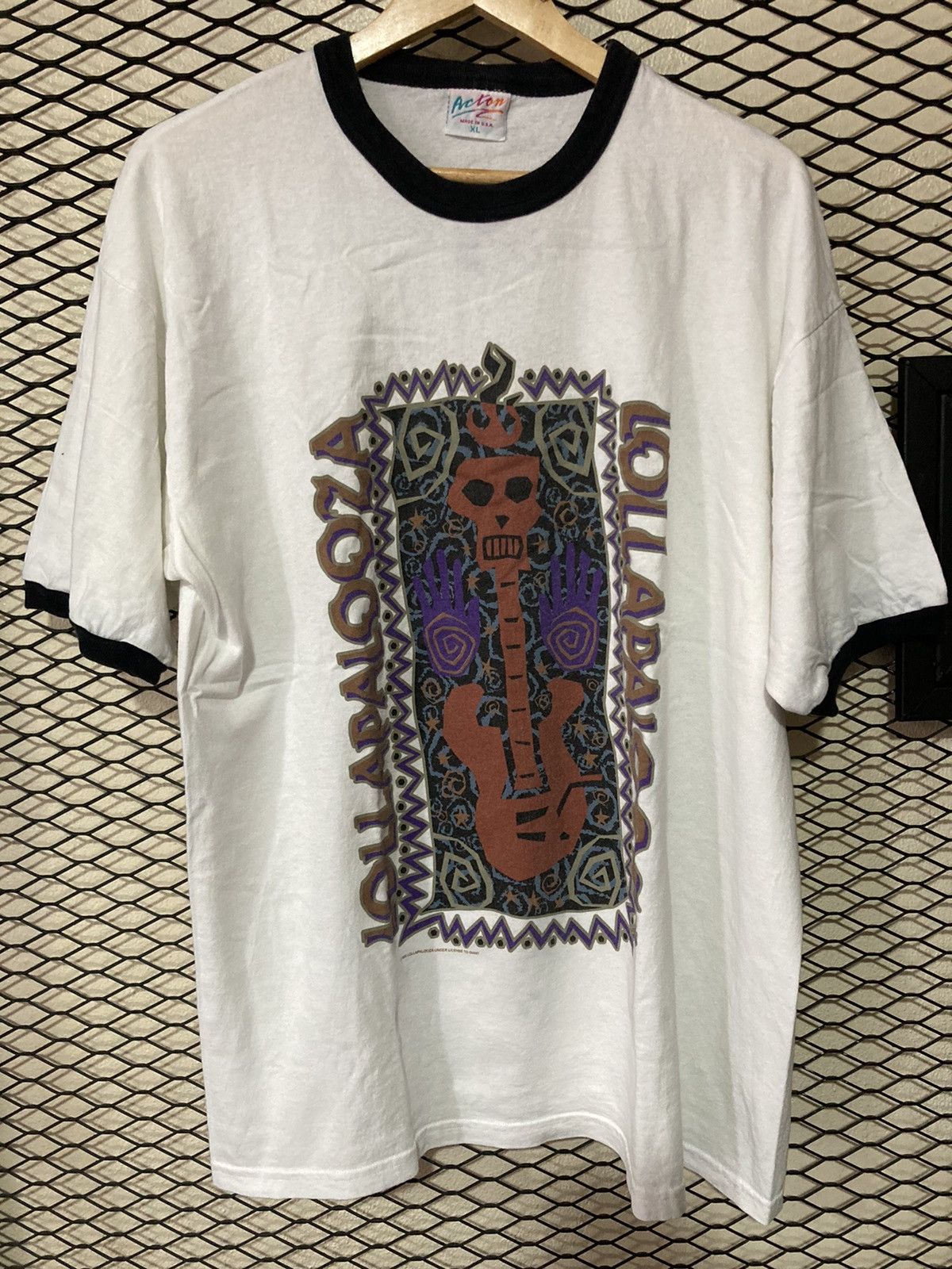 Vintage x lollapalooza x ringer