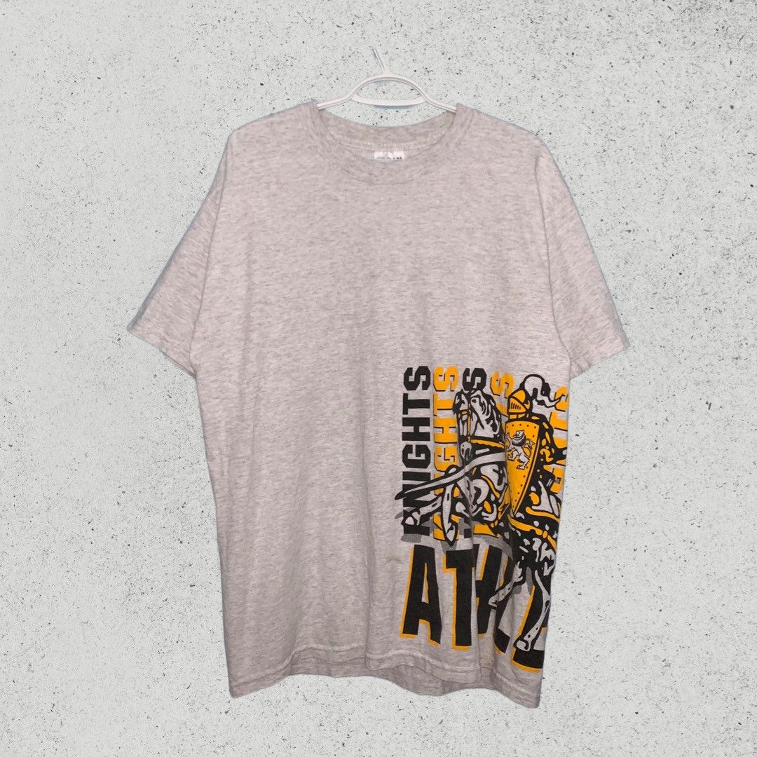 Vintage Vintage Collegiate Sports Graphic T-Shirt Size US L / EU 52-54 / 3 - 1 Thumbnail