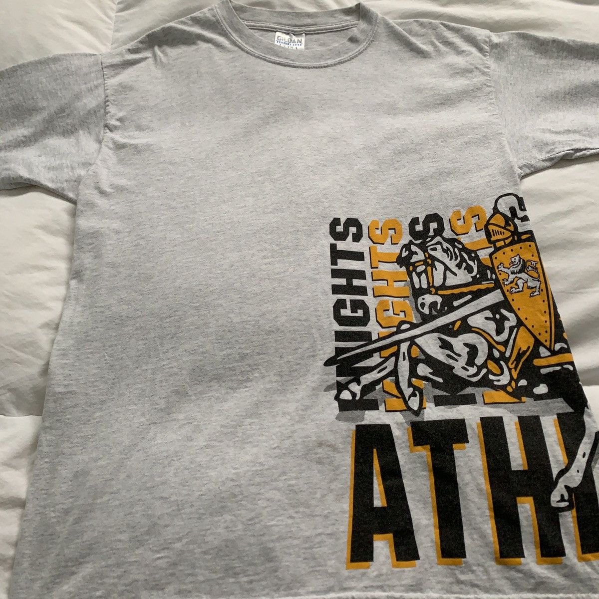 Vintage Vintage Collegiate Sports Graphic T-Shirt Size US L / EU 52-54 / 3 - 3 Thumbnail