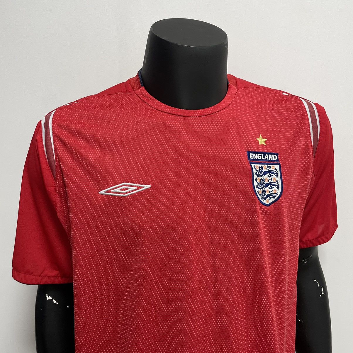 Umbro Vintage England Umbro 2004-2006 Football Home Soccer Jersey Size US XL / EU 56 / 4 - 3 Thumbnail