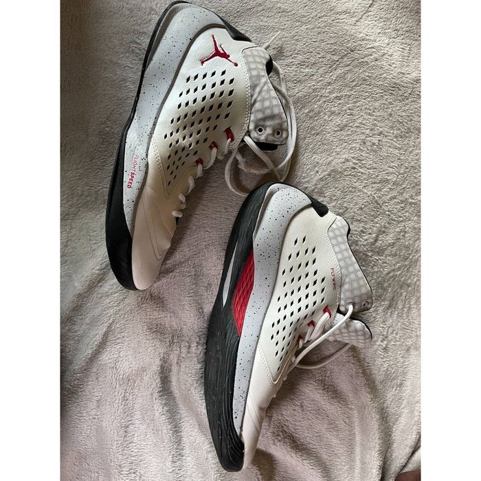 Nike Jordan Flywire Flight Speed 768931-103 White Grey Size 10 (torn)