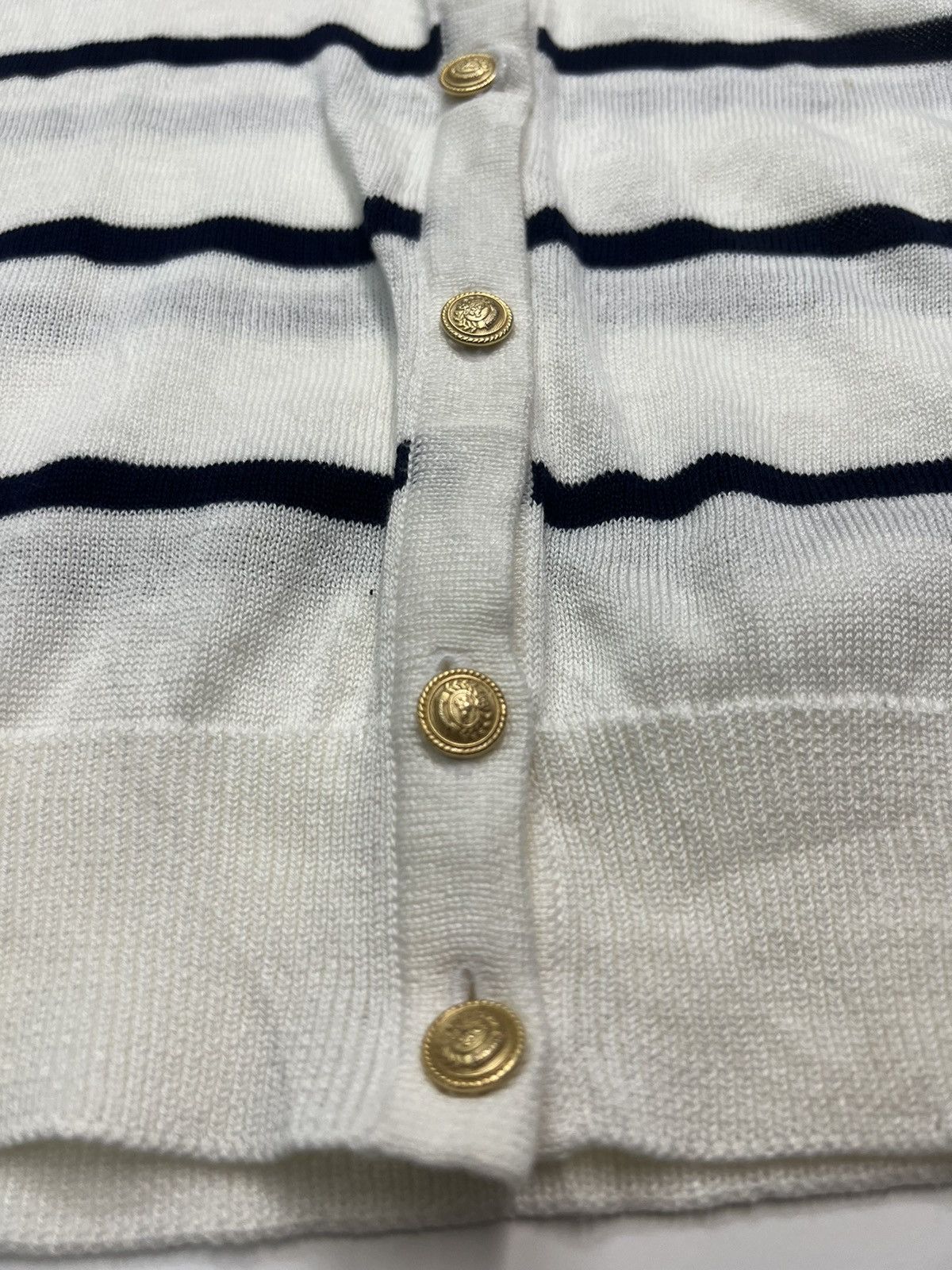 Burberry 🔥BURBERRYS GOLD BUTTON SWEATERS Size M / US 6-8 / IT 42-44 - 4 Thumbnail