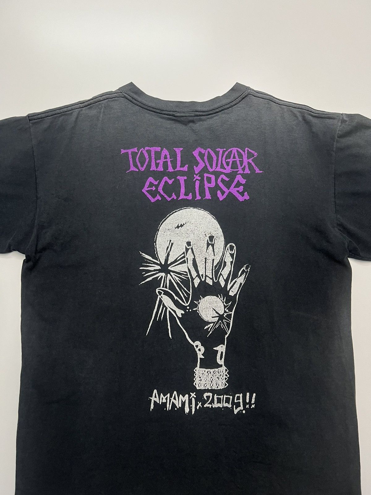 Vintage 🔥VINTAGE TEES TOTAL SOLAR ECLIPSE AMAMI 2009 Size US L / EU 52-54 / 3 - 3 Thumbnail