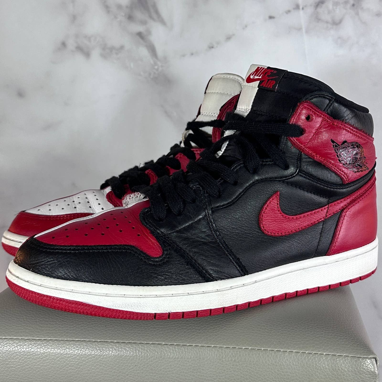 Jordan Brand Air Jordan 1 Retro High ‘Homage To Home’ Size US 10.5 / EU 43-44 - 2 Thumbnail