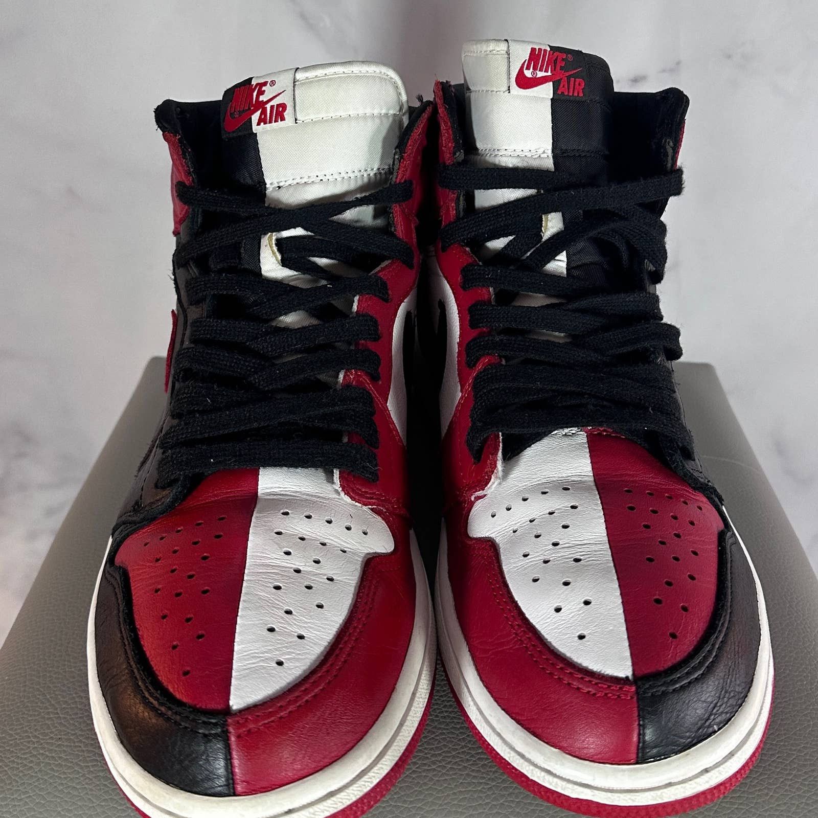 Jordan Brand Air Jordan 1 Retro High ‘Homage To Home’ Size US 10.5 / EU 43-44 - 4 Thumbnail