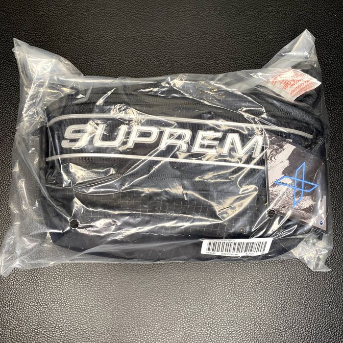 Supreme Leather Waist Bag Black - FW23 - GB
