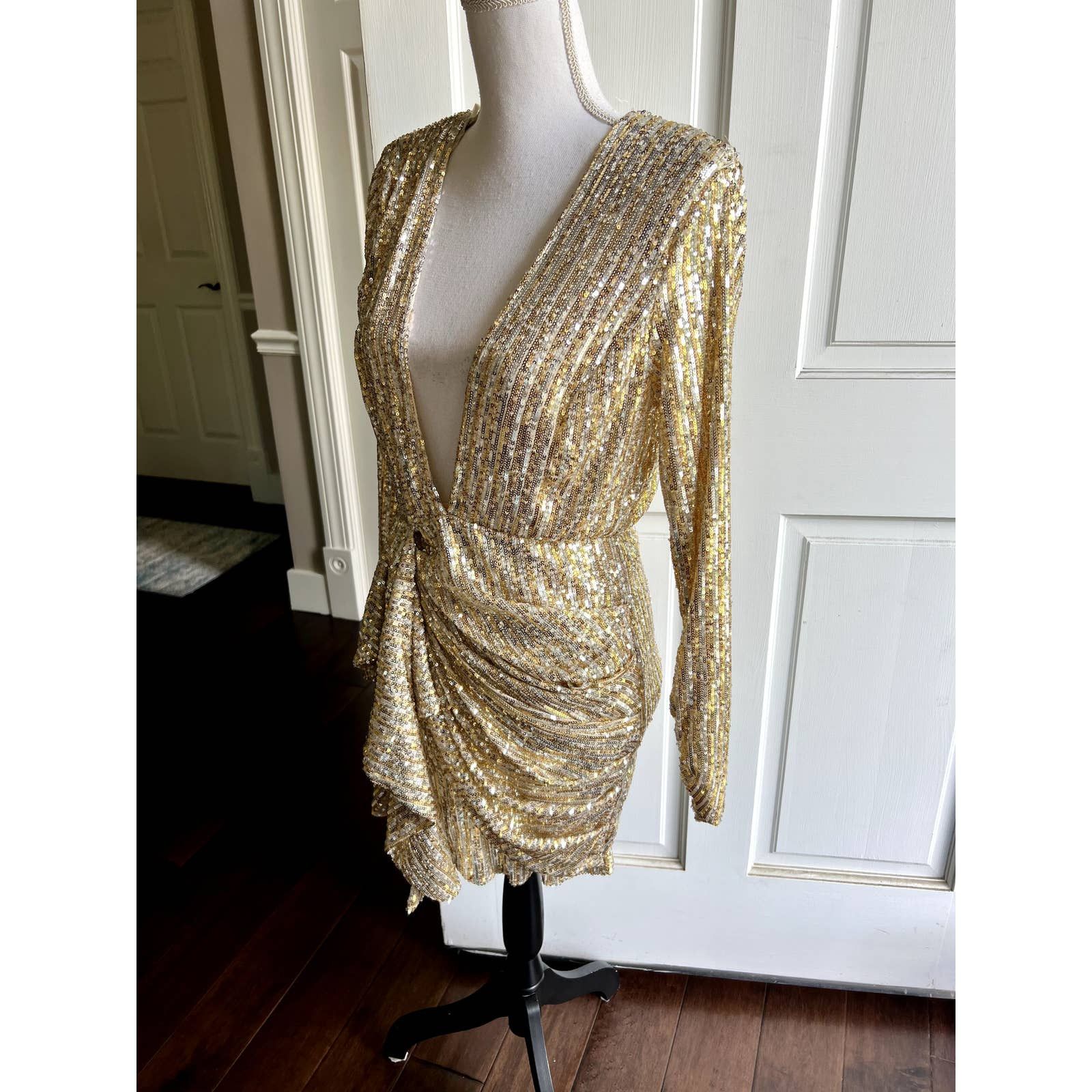 Luxe NWT Luxxel gold and silver sequin ruched cocktail dress