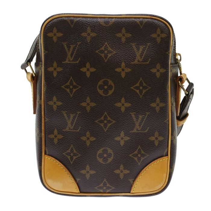 Handbags Louis Vuitton Louis Vuitton Catgram Pochette Full Cat Shoulder Bag Gray M53165 LV Auth 47438A