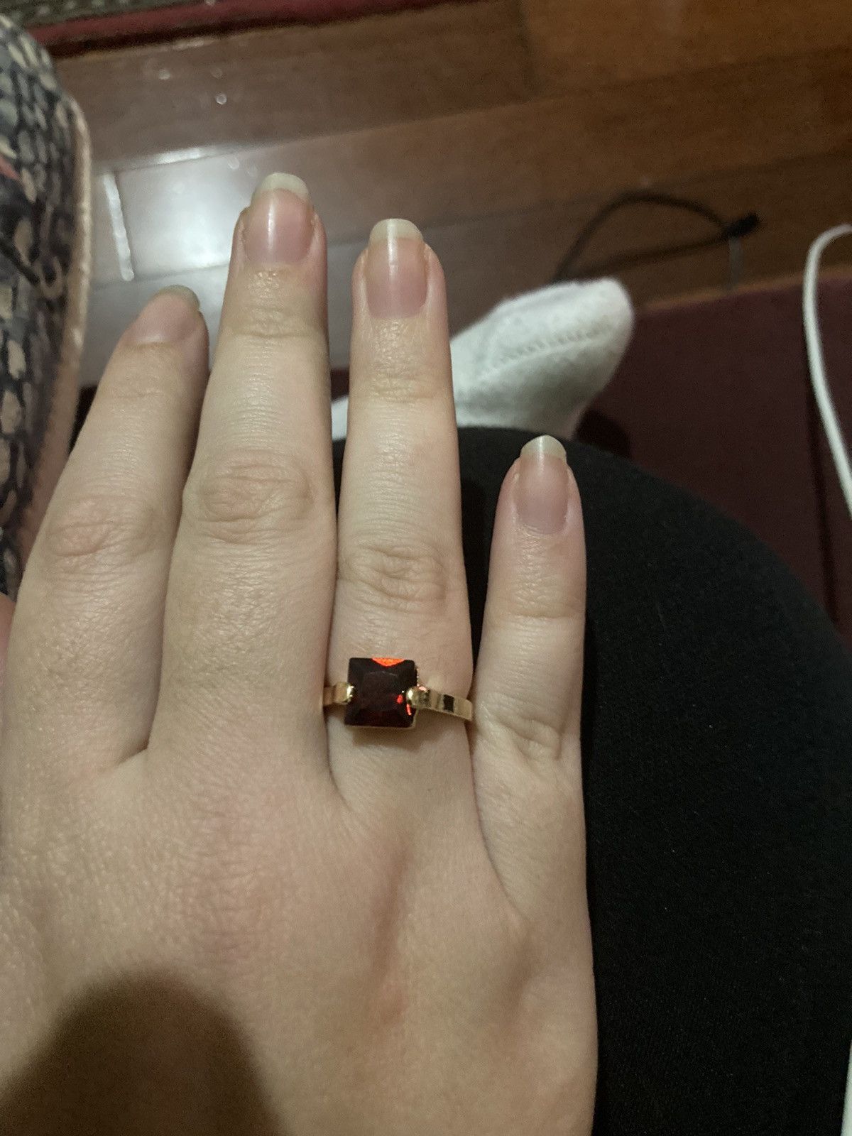 Jewelry Gold plated and square shaped red jewelled ring Size ONE SIZE - 1 Thumbnail