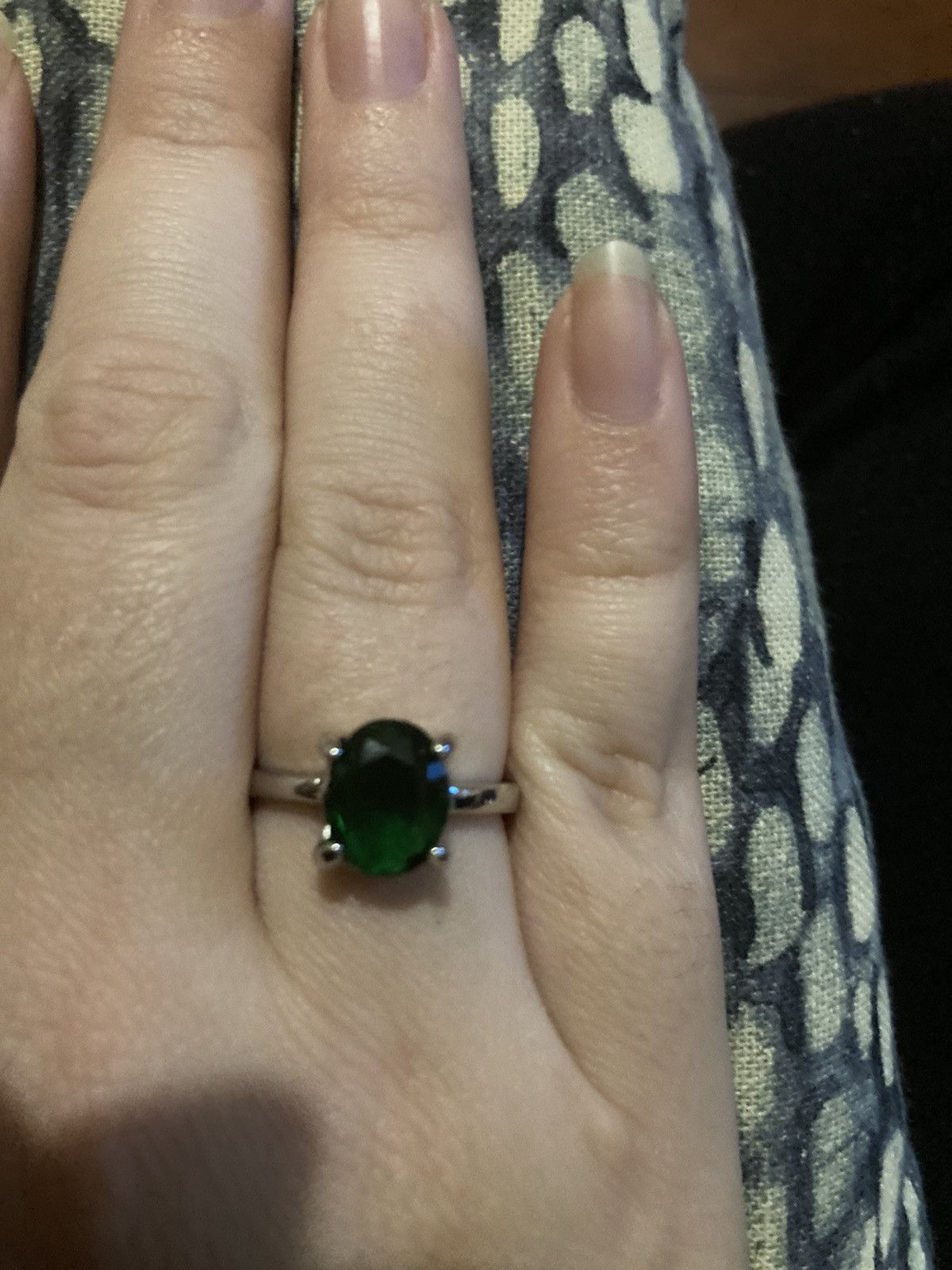 Jewelry Silver plated and green jewelled ring Size ONE SIZE - 1 Thumbnail