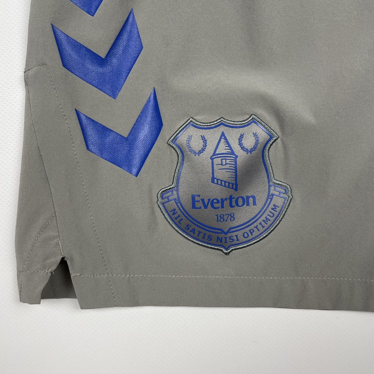 Hummel Everton Hummel Home Training Soccer Shorts Size US 30 / EU 46 - 4 Thumbnail