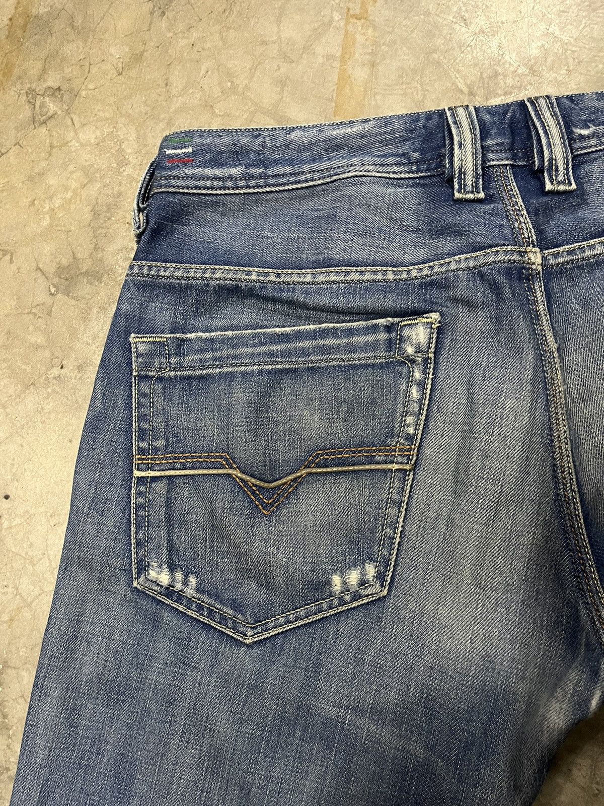 Diesel Flare jeans Vintage diesel Italy distressed boot cut denim Size US 34 / EU 50 - 10 Thumbnail