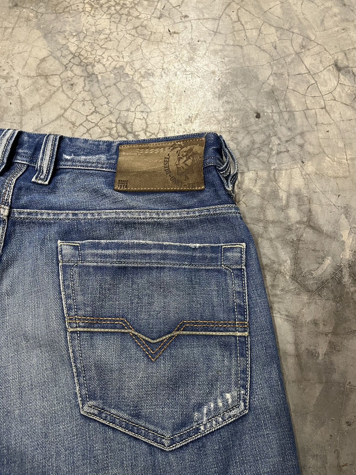 Diesel Flare jeans Vintage diesel Italy distressed boot cut denim Size US 34 / EU 50 - 5 Thumbnail