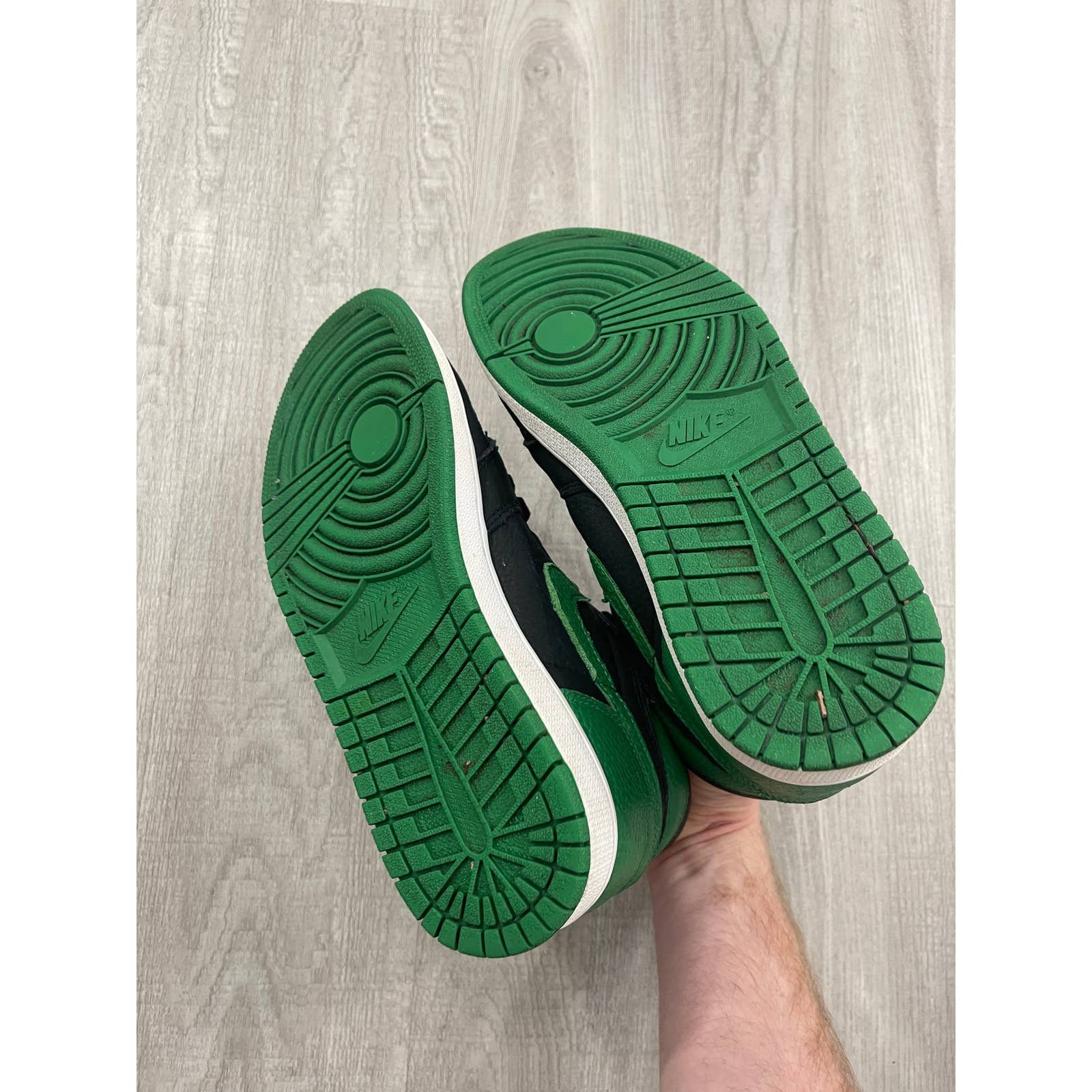 Nike Nike Air Jordan 1 Retro High OG Pine Green 2.0 Size 9 Size US 9 / EU 42 - 8 Thumbnail