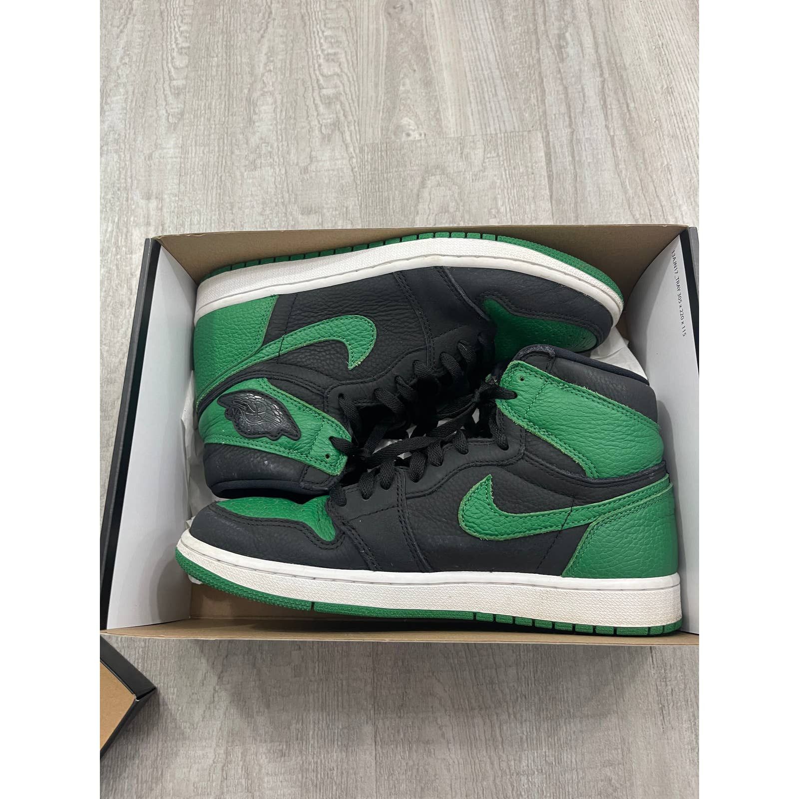 Nike Nike Air Jordan 1 Retro High OG Pine Green 2.0 Size 9 Size US 9 / EU 42 - 9 Thumbnail