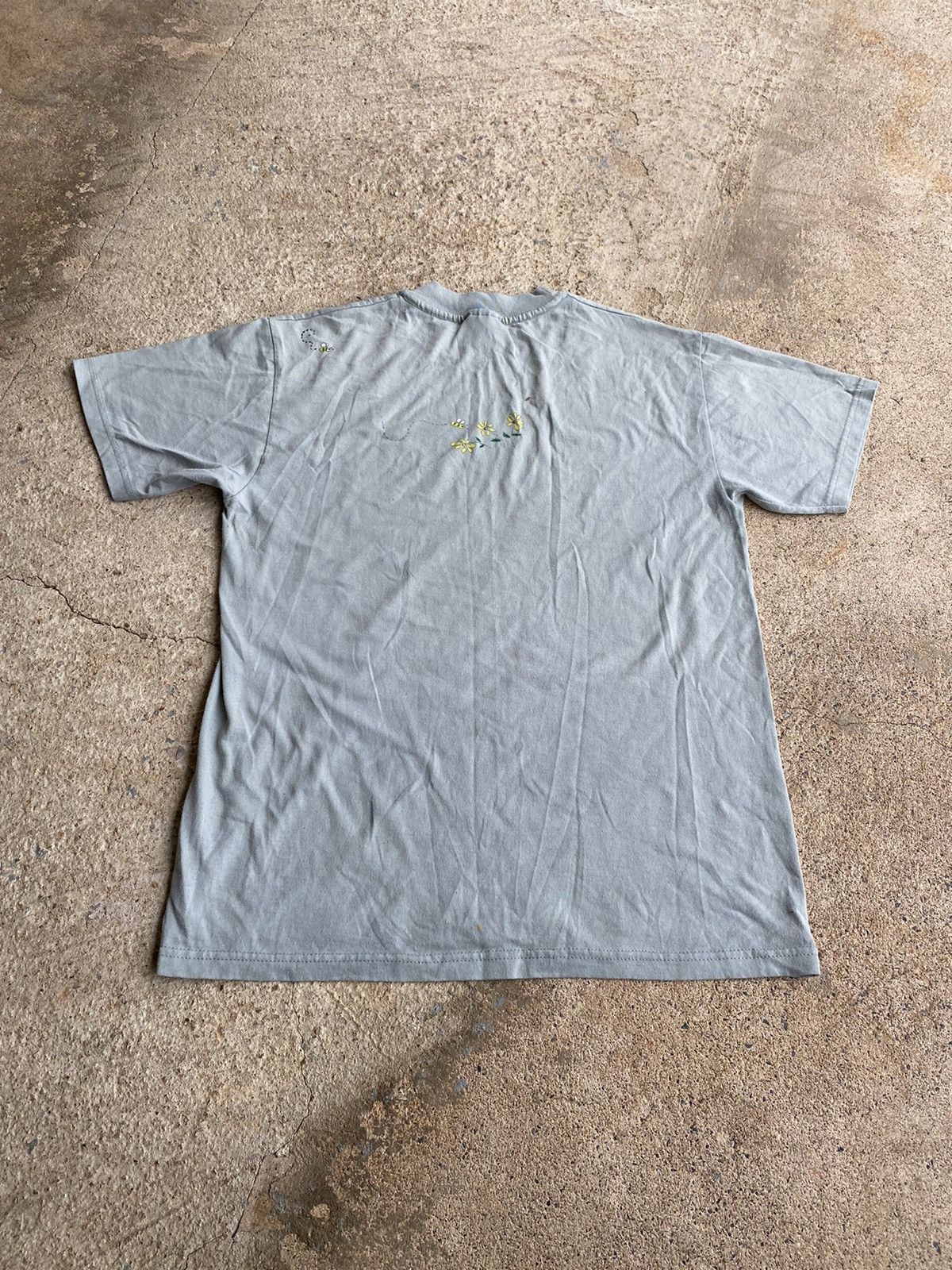 Disney × Vintage Vintage 90’s Winnie Pooh Tigger Eeyore Distressed Shirt Size US M / EU 48-50 / 2 - 5 Thumbnail