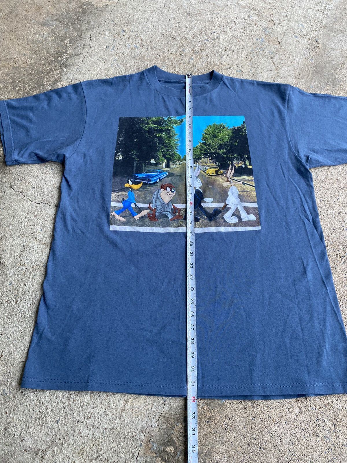 Band Tees × Vintage × Warner Bros Vintage 90’s LOONEY TUNES BEATLES ABBEY ROAD Shirt Size US XL / EU 56 / 4 - 6 Thumbnail