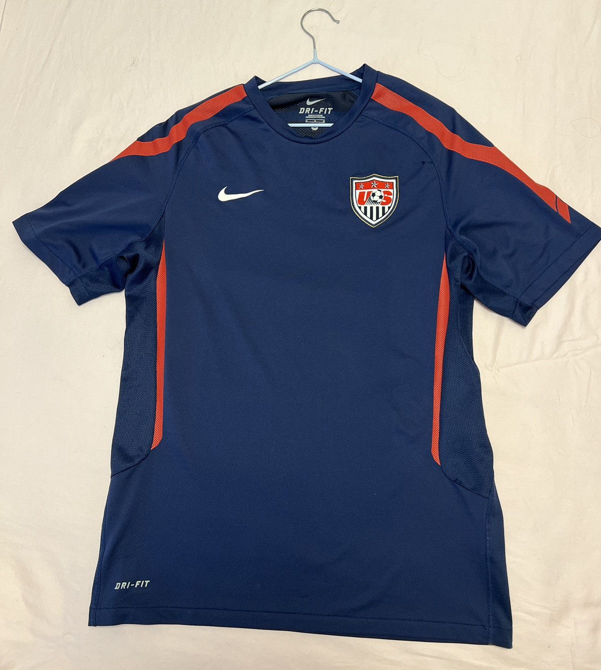 Nike Nike USA USMNT 2011 Training Gold Cup Soccer Futbol Jersey Size US M / EU 48-50 / 2 - 2 Thumbnail