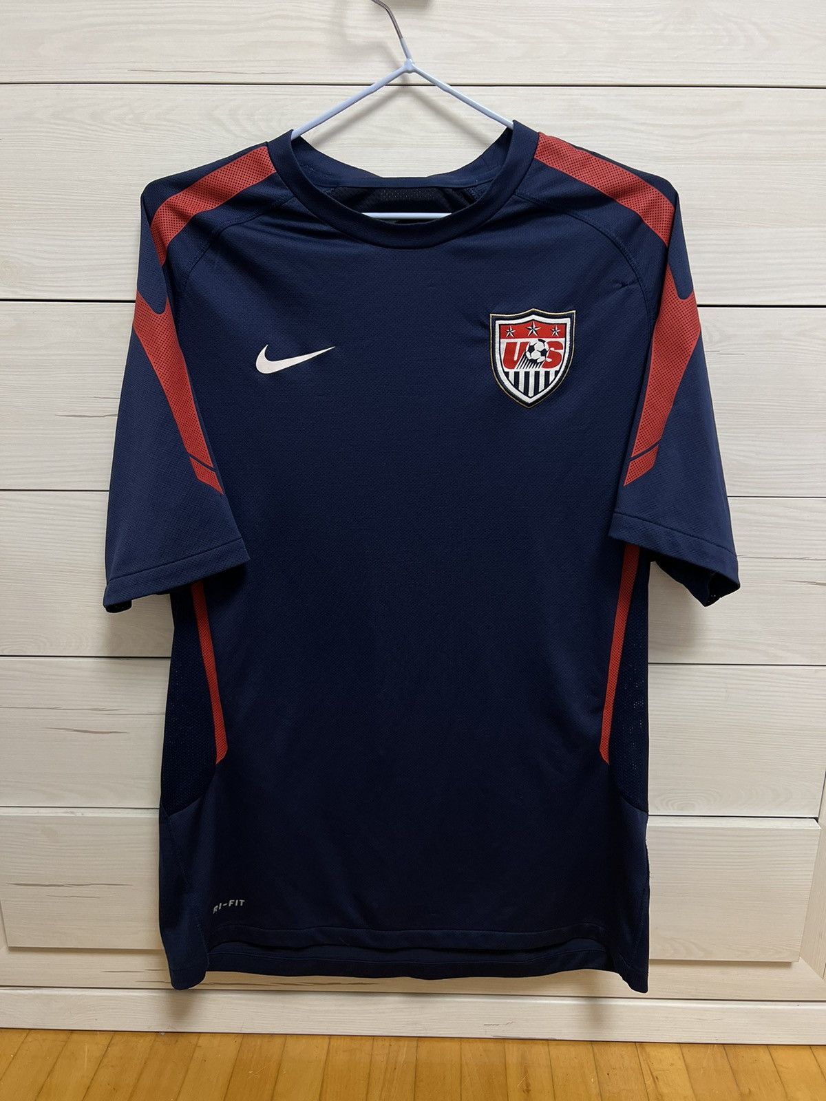 Nike Nike USA USMNT 2011 Training Gold Cup Soccer Futbol Jersey Size US M / EU 48-50 / 2 - 1 Thumbnail
