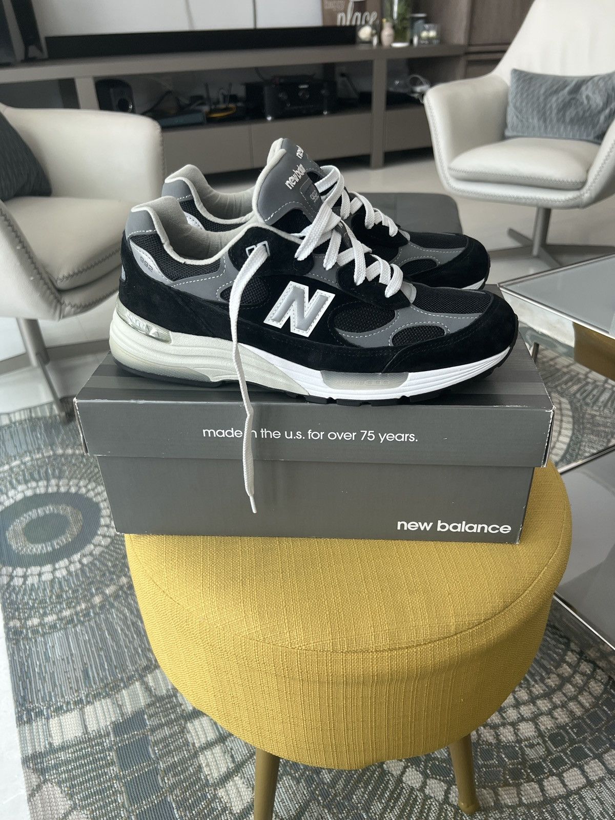 New Balance New Balance 992 Sneaker Size US 10 / EU 43 - 2 Thumbnail