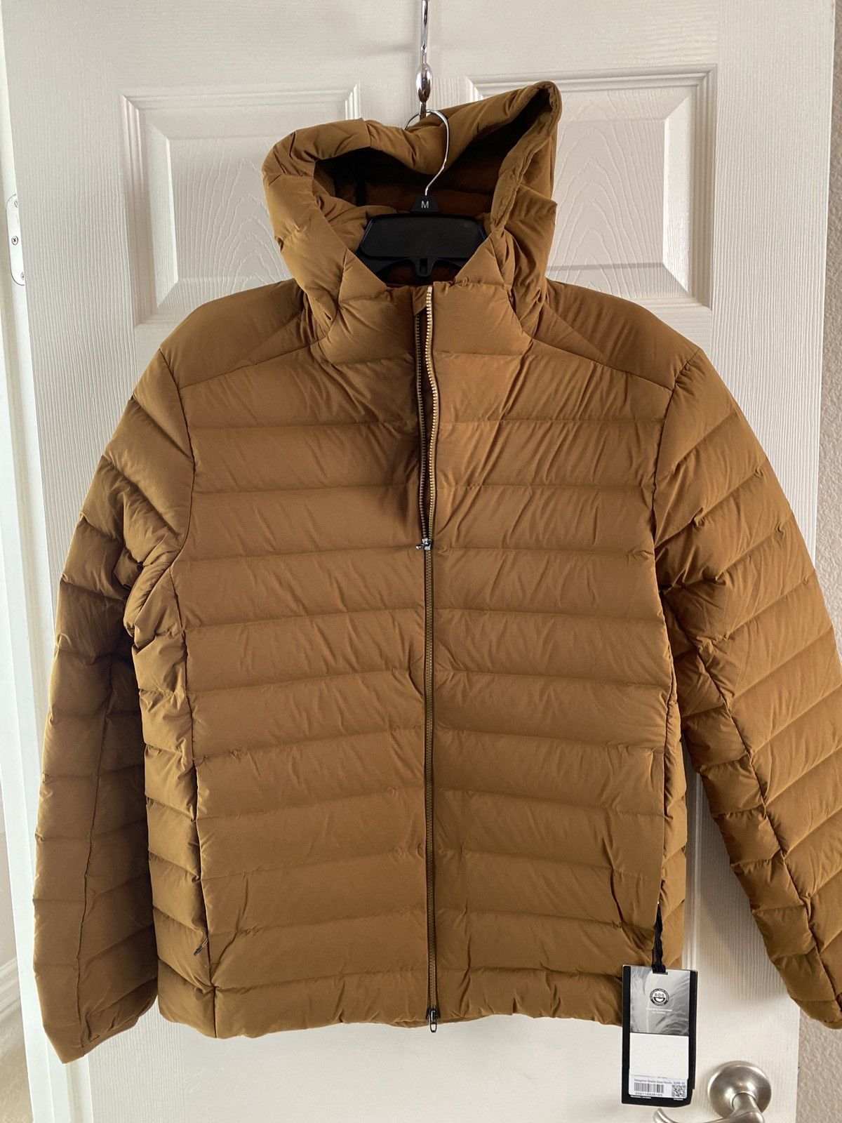 Lululemon Lululemon Navigation Stretch down Hoodie camel color Size US M / EU 48-50 / 2 - 4 Thumbnail