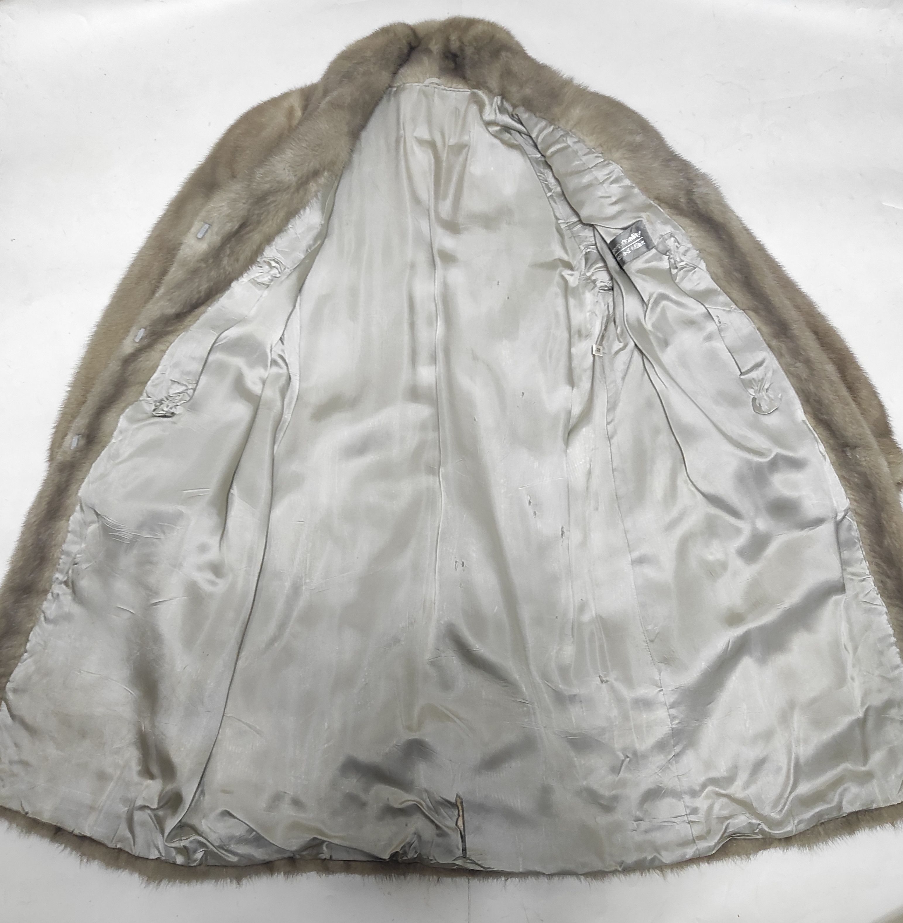 Genuine Leather Saga Mink Super Quality Coat Jacket Size M / US 6-8 / IT 42-44 - 7 Thumbnail