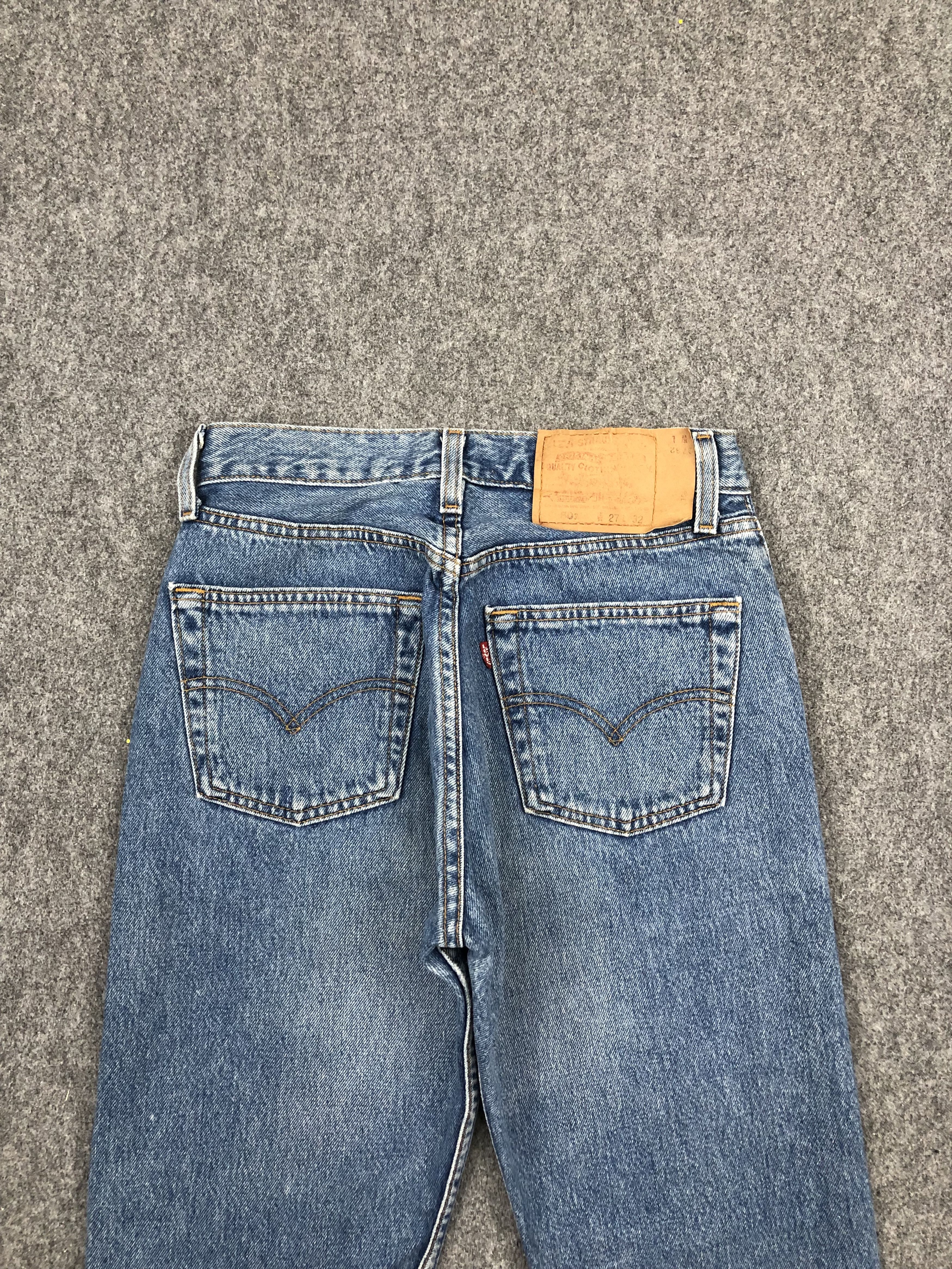 Levi's Vintage Levis 501 Faded Blue Women Jeans DP1678 Size 26" / US 2 / IT 38 - 4 Thumbnail