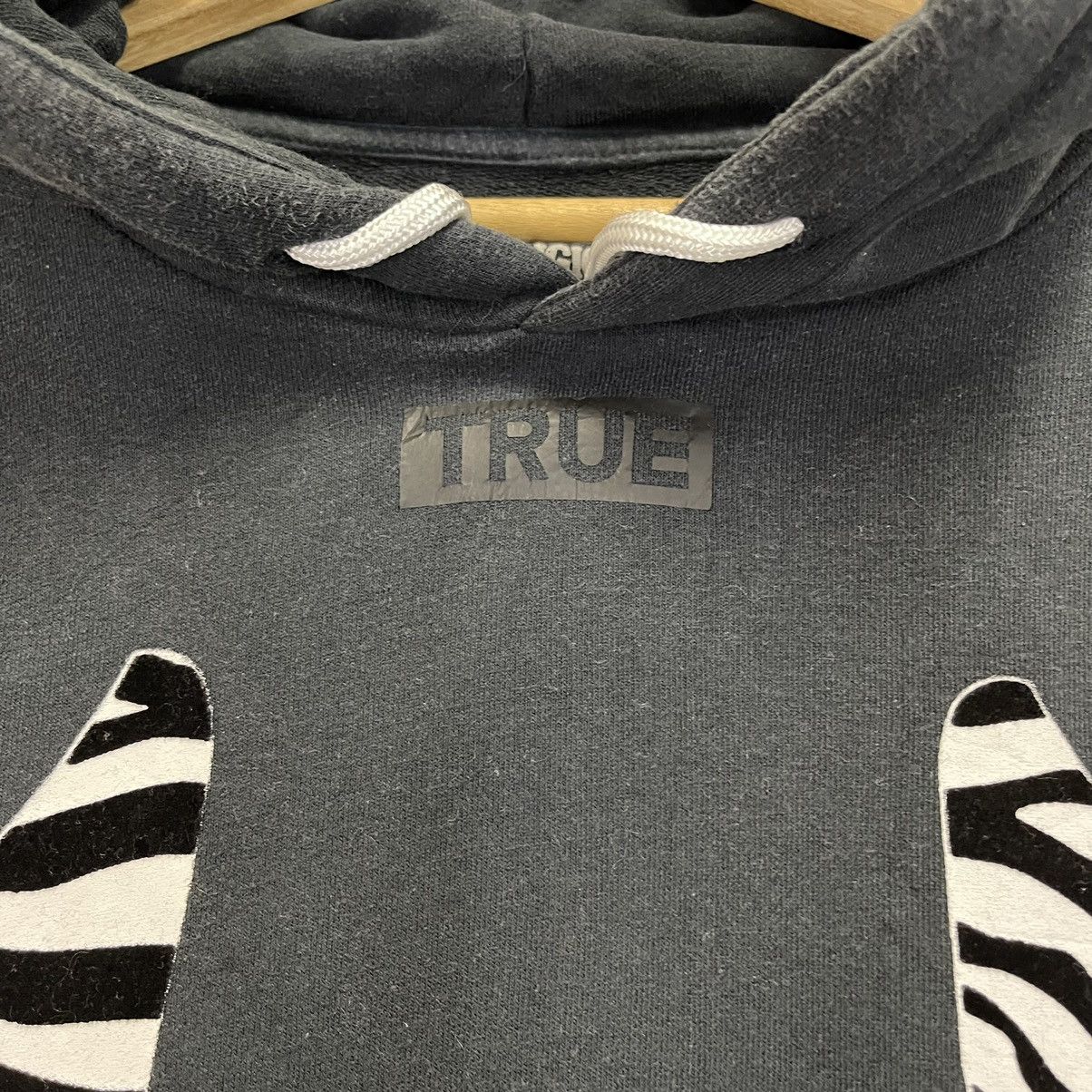 Japanese Brand True Religion Big Logo Pullover Hoodies Size M Size US M / EU 48-50 / 2 - 5 Thumbnail