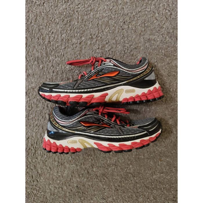 Brooks trance 11 store womens red