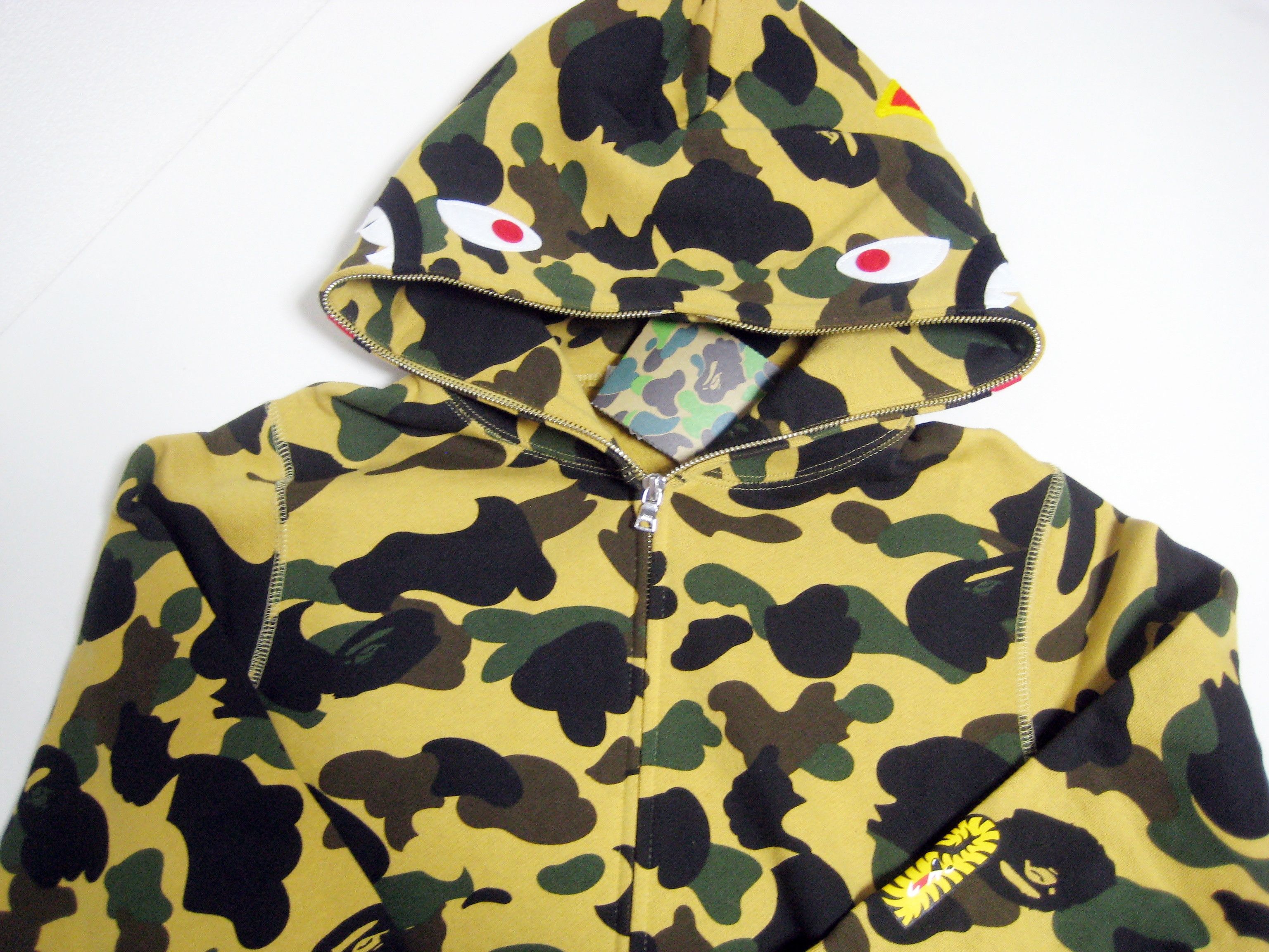 A BATHING APE エイプ トレーナー 1st yellow camo A BATHING APE エイプ トレーナー 1st yellow camo