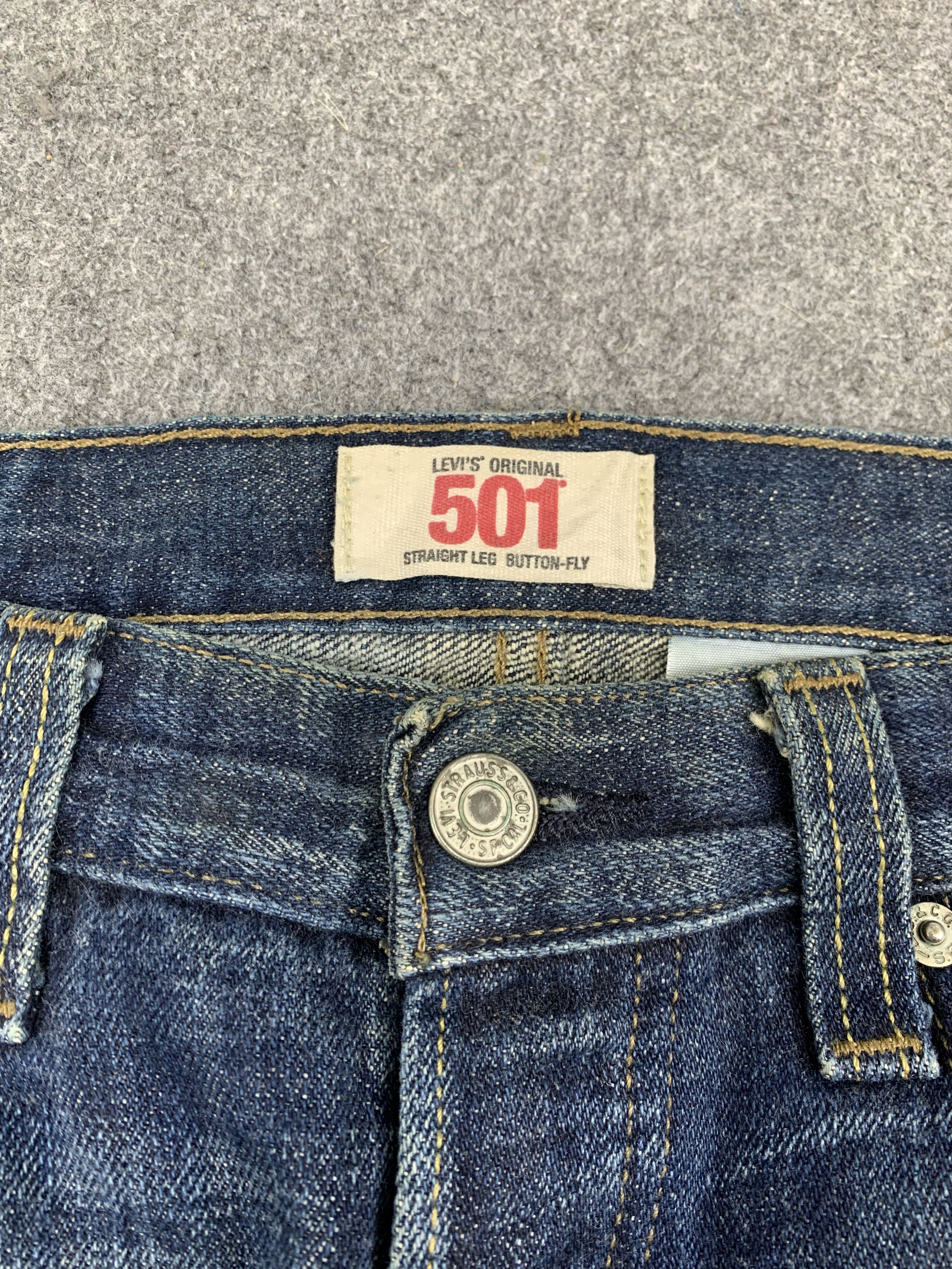 Levi's Vintage Levis 501 Faded Blue Jeans DP1801 Size US 35 - 12 Thumbnail