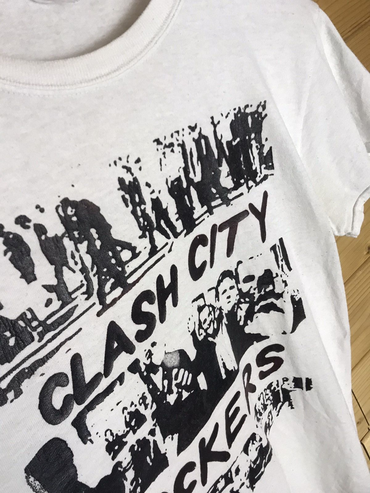 Band Tees Vintage Clash City Rockers t-shirt Size US S / EU 44-46 / 1 - 5 Thumbnail