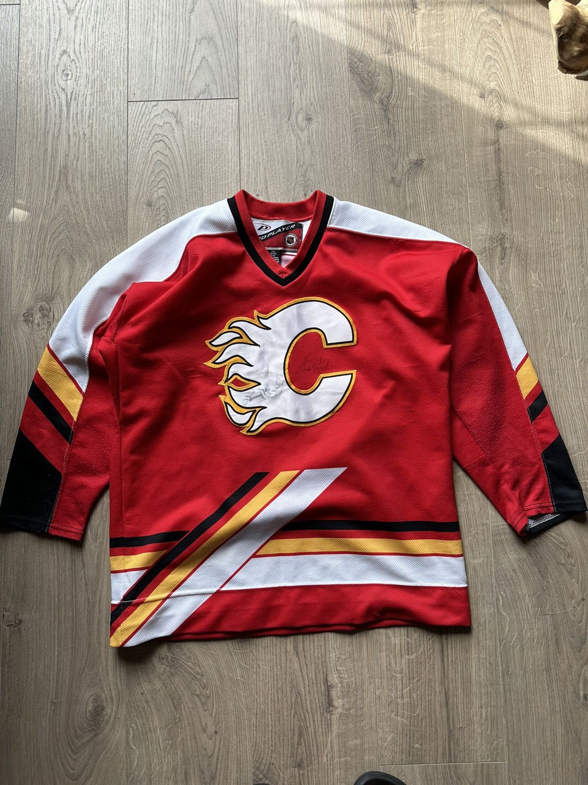 Pro Player Calgary Flames Pro Player Vintage Mcdonald Signed Jersey Size US XL / EU 56 / 4 - 1 Thumbnail