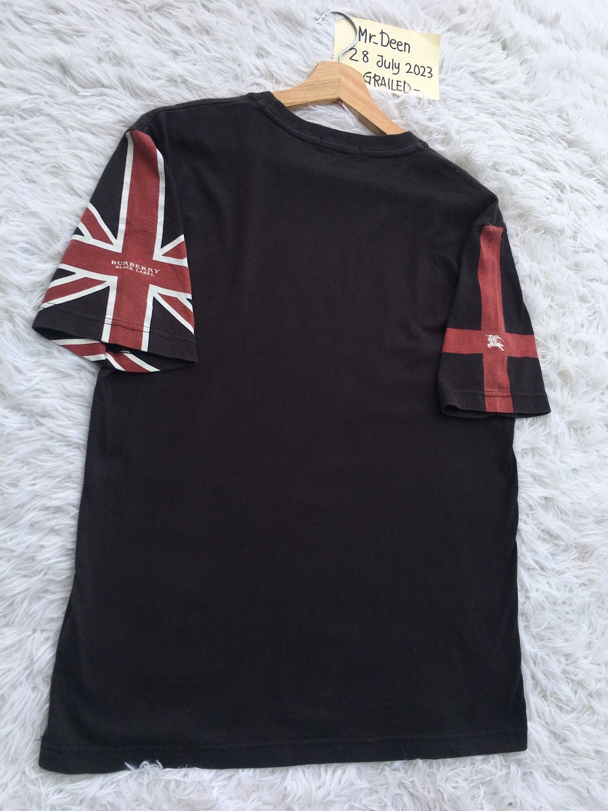 Burberry Rare Vintage Burberry Logo Tshirt Size US M / EU 48-50 / 2 - 15 Thumbnail